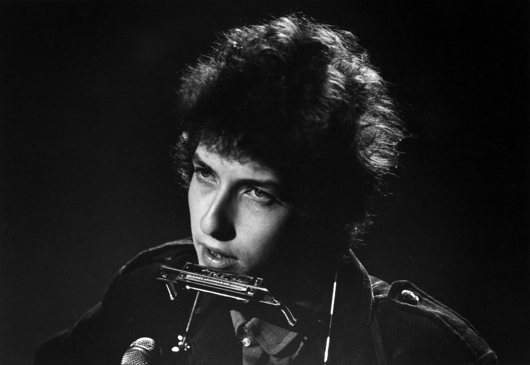 Lawsuit alleges Bob Dylan sexually abused a 12-year-old in 1965